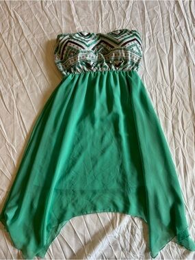 Vanity Strapless Green Chiffon Dress with Patterned Bodice size medium